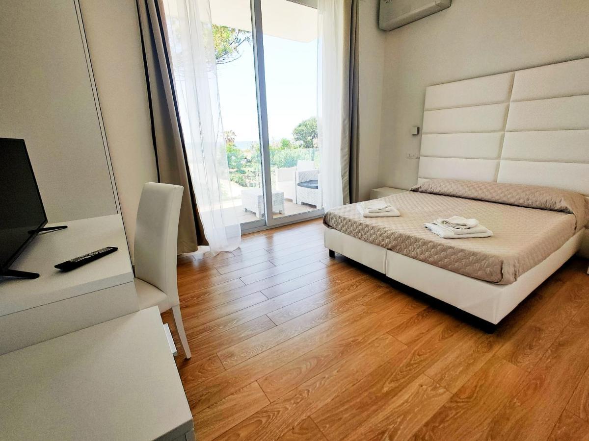 Hotel Artemide Mare Paestum Ngoại thất bức ảnh