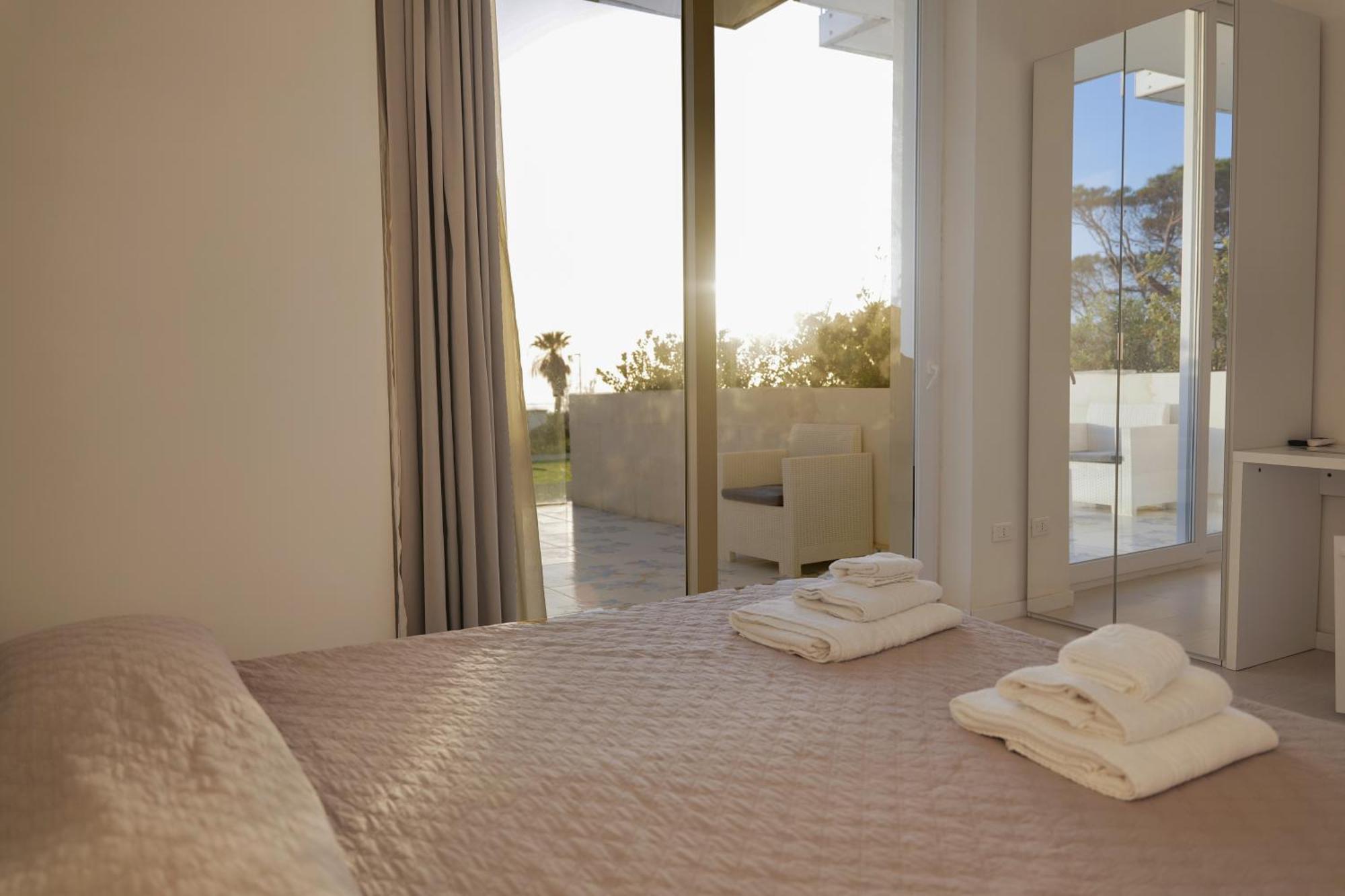 Hotel Artemide Mare Paestum Ngoại thất bức ảnh