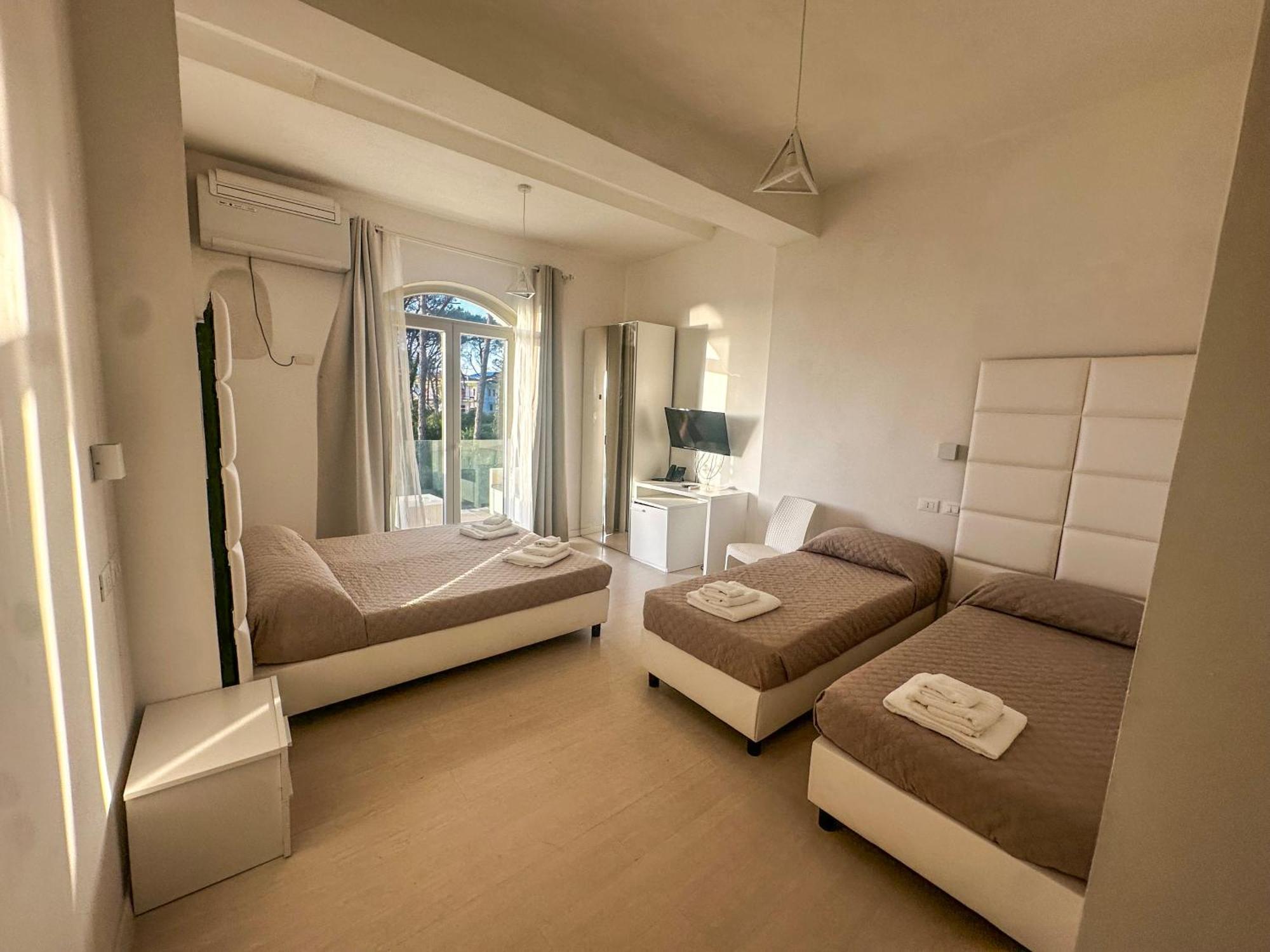 Hotel Artemide Mare Paestum Ngoại thất bức ảnh