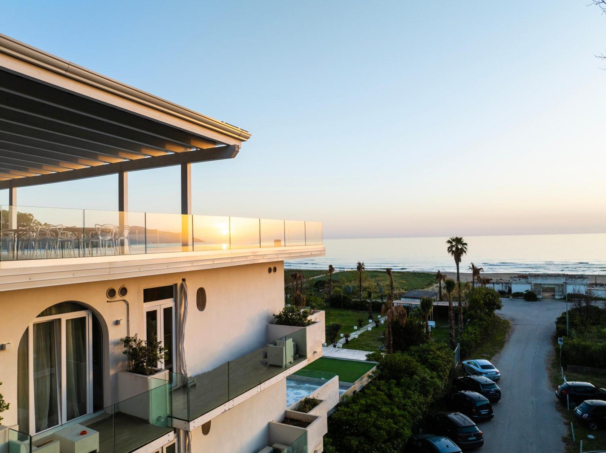 Hotel Artemide Mare Paestum Ngoại thất bức ảnh