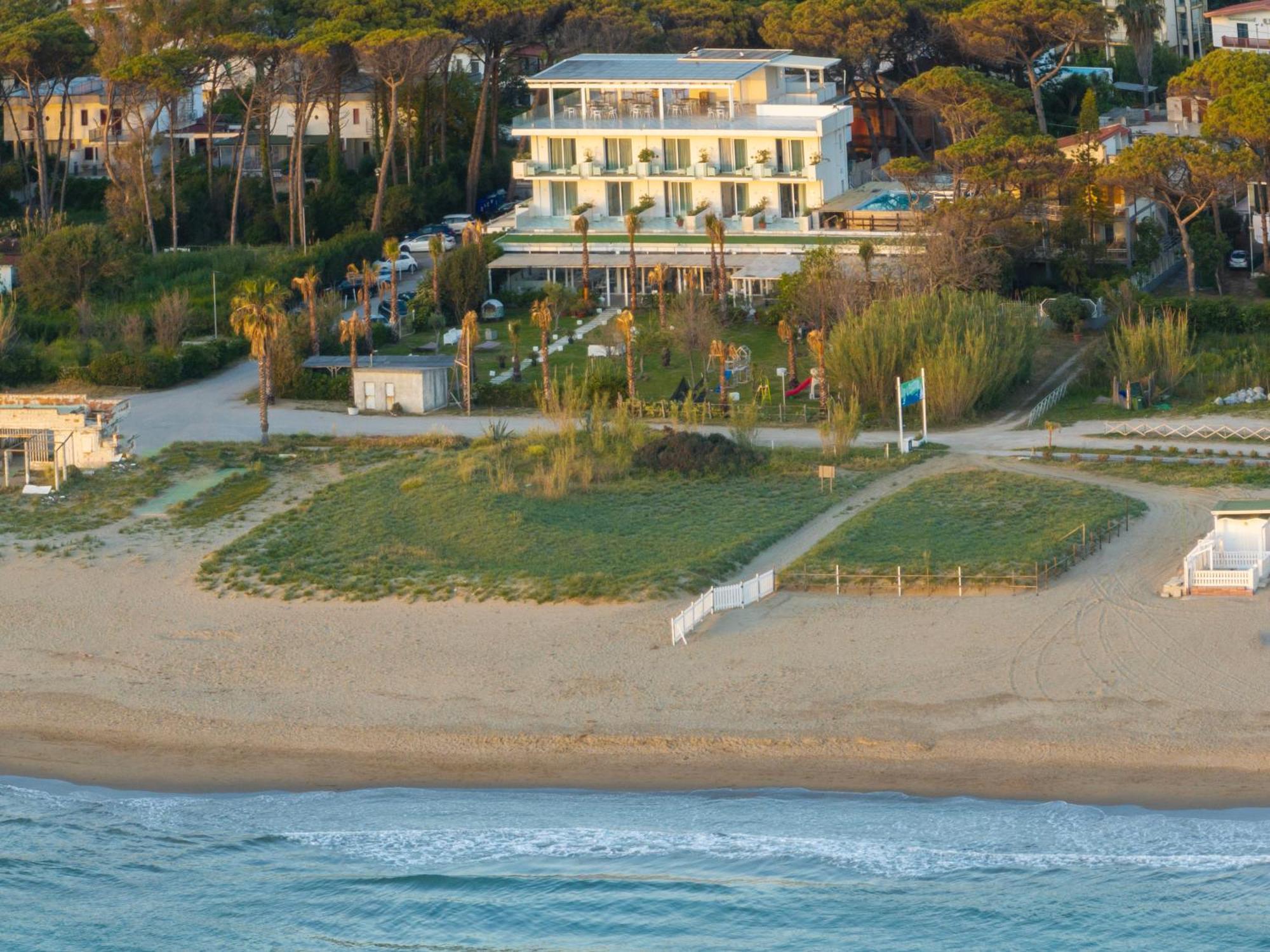Hotel Artemide Mare Paestum Ngoại thất bức ảnh