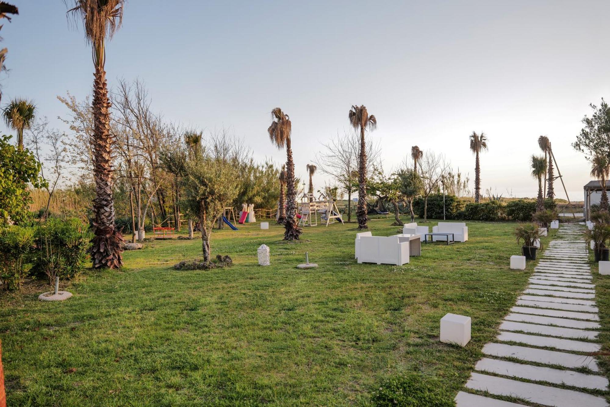 Hotel Artemide Mare Paestum Ngoại thất bức ảnh